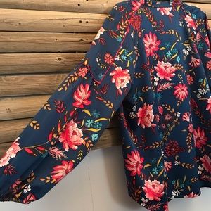 SOLD!!! Loft XXL floral blouse